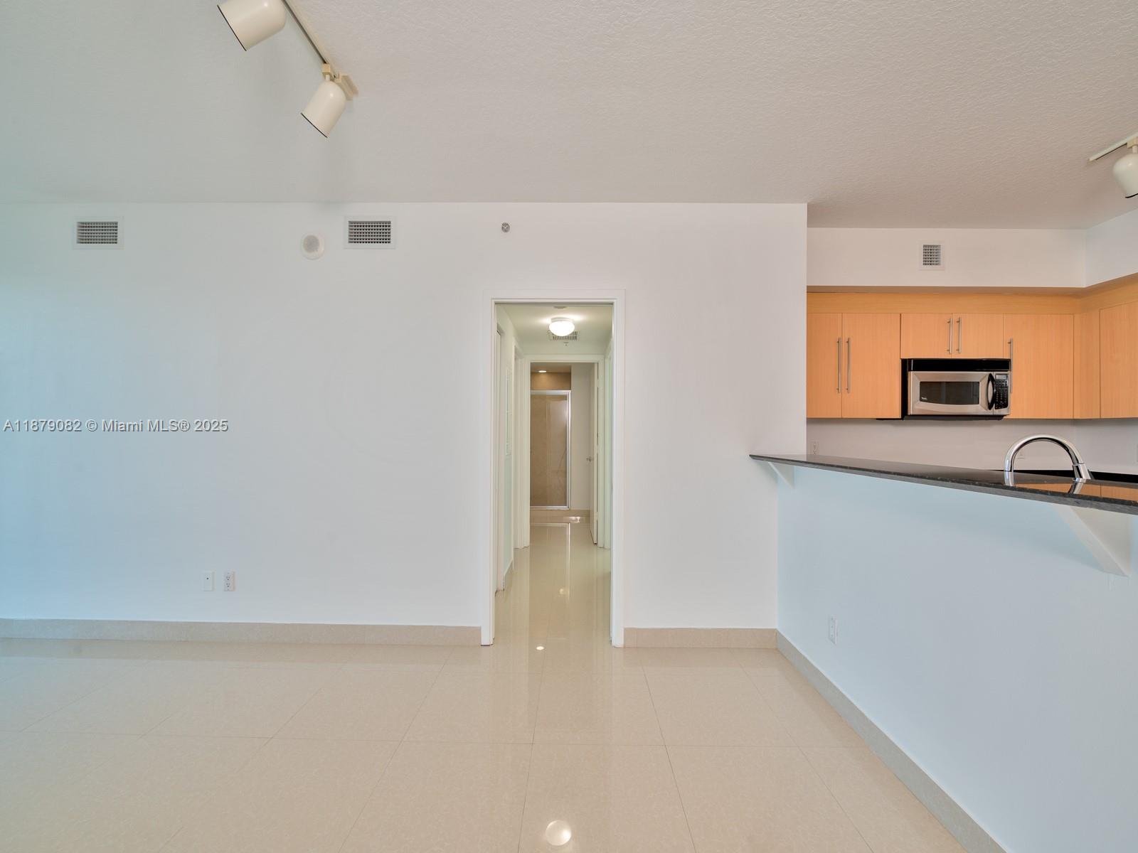 325 S Biscayne Blvd #2715, Miami FL 33131