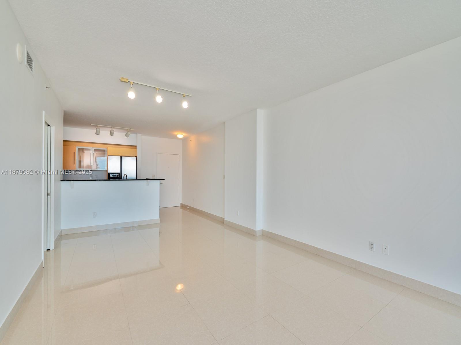 325 S Biscayne Blvd #2715, Miami FL 33131