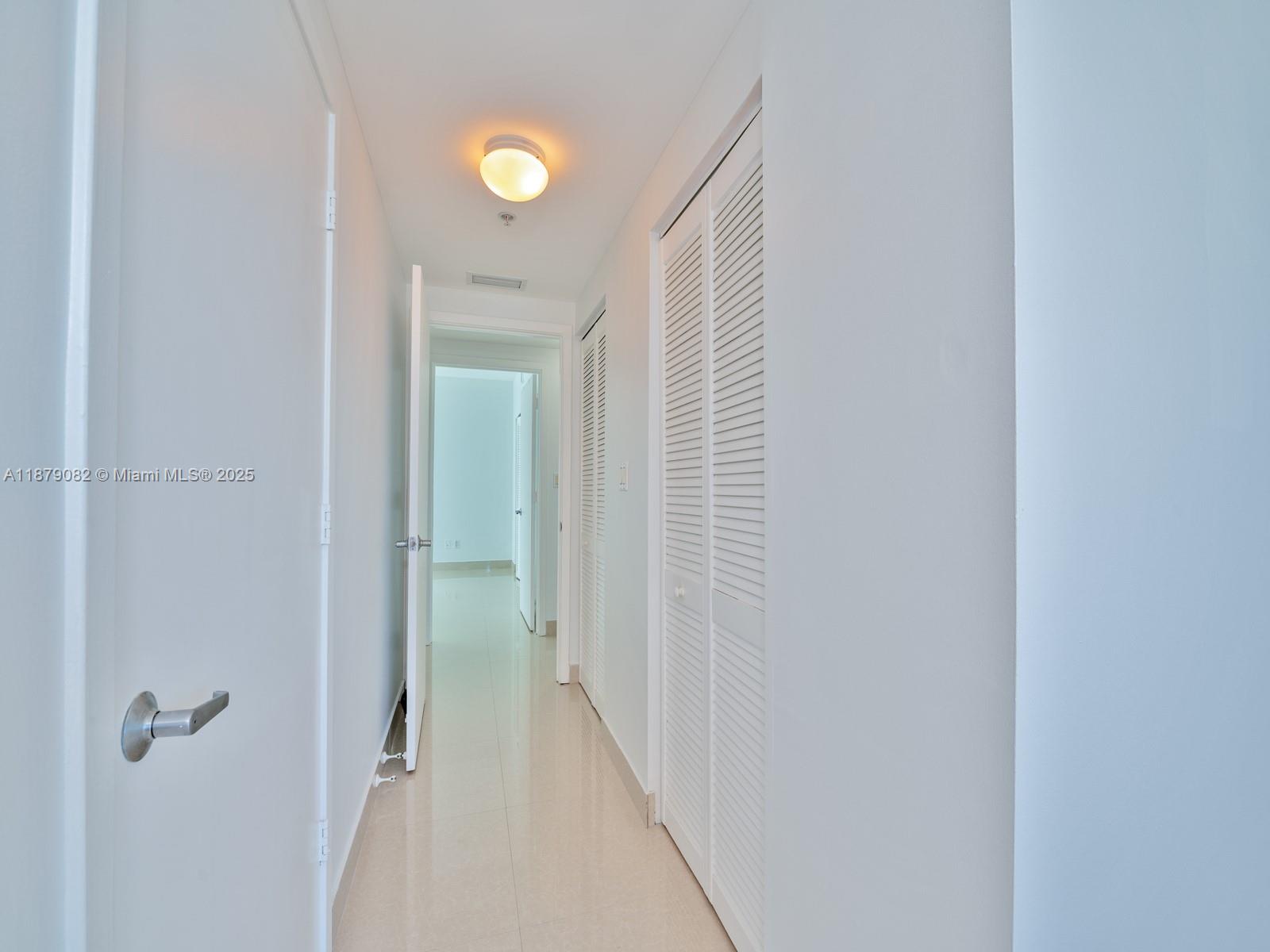 325 S Biscayne Blvd #2715, Miami FL 33131