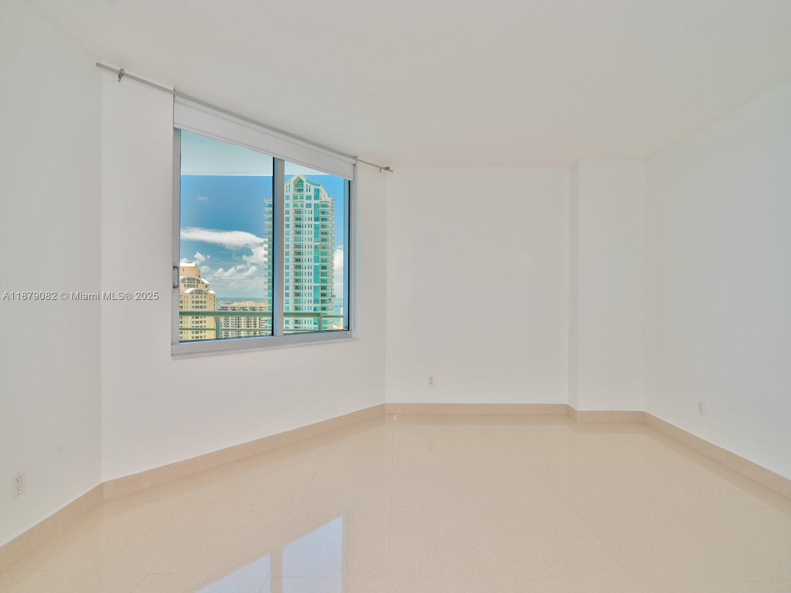 325 S Biscayne Blvd #2715, Miami FL 33131