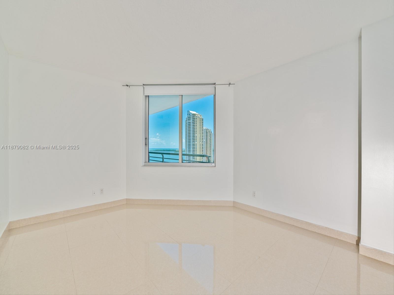 325 S Biscayne Blvd #2715, Miami FL 33131