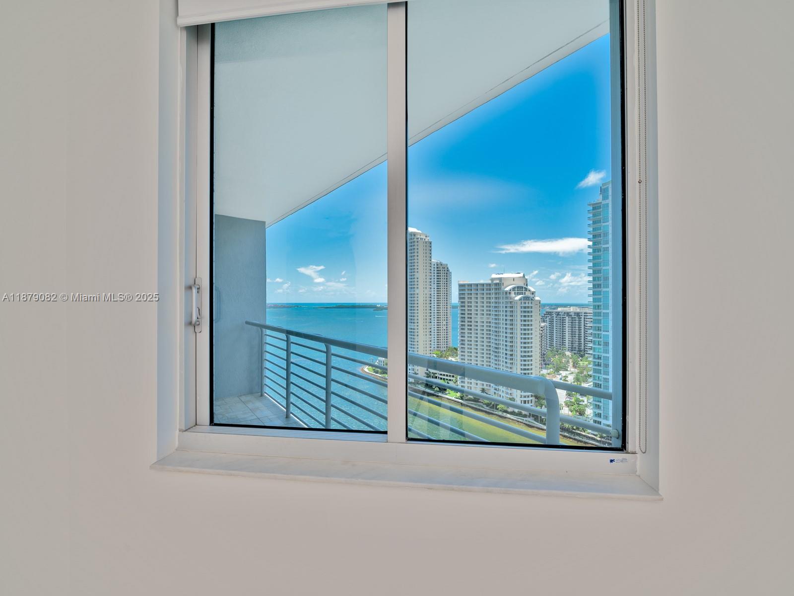 325 S Biscayne Blvd #2715, Miami FL 33131