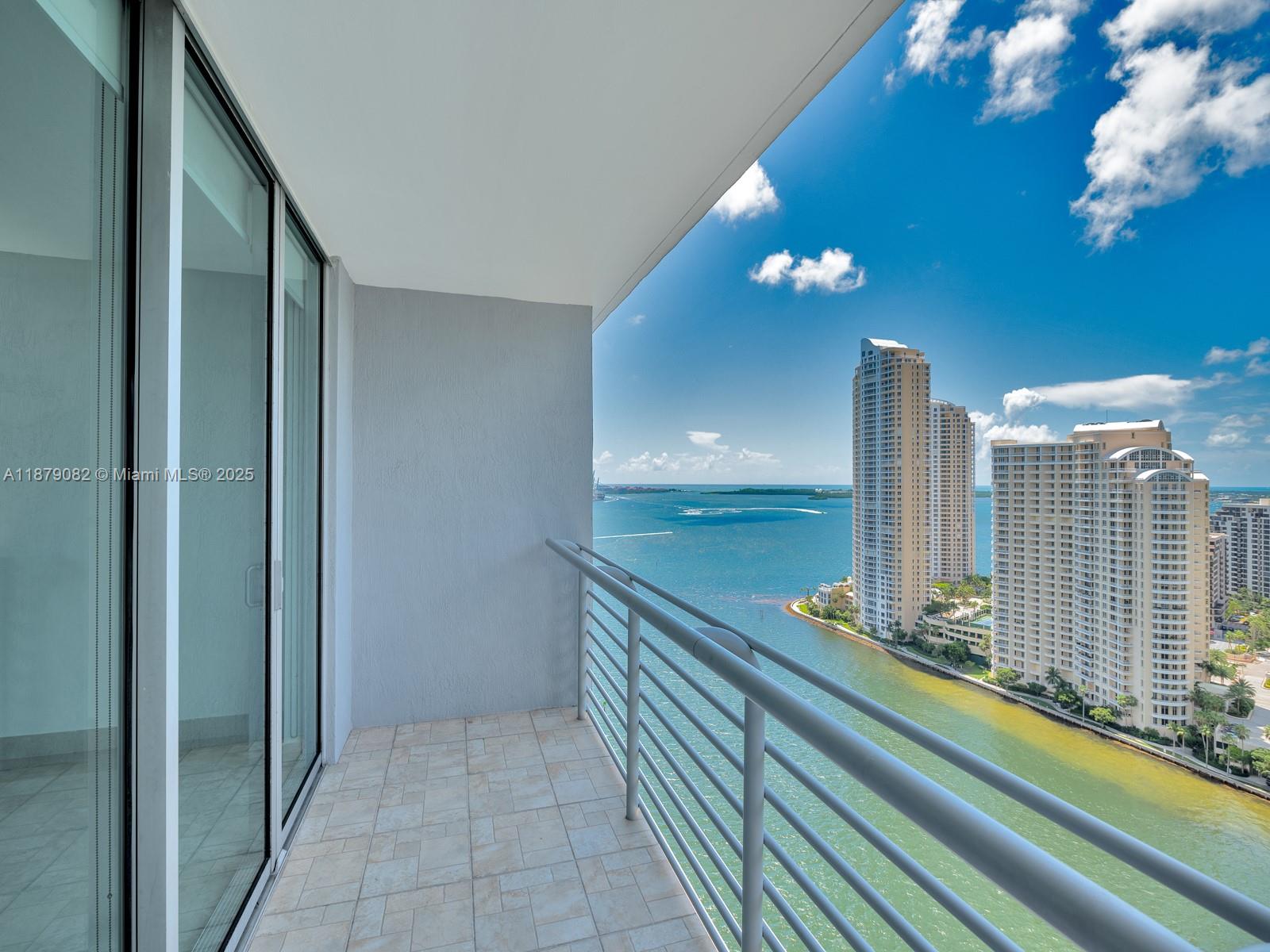 325 S Biscayne Blvd #2715, Miami FL 33131