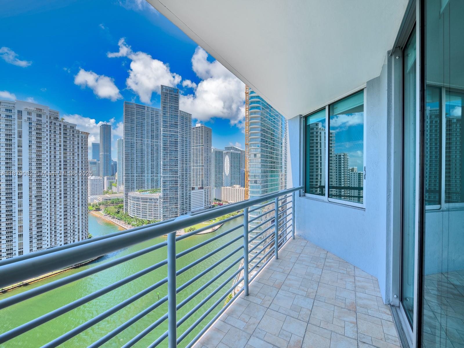 325 S Biscayne Blvd #2715, Miami FL 33131