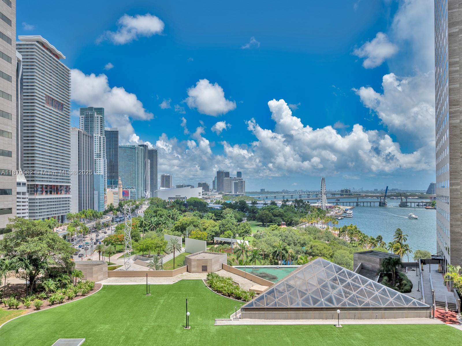 325 S Biscayne Blvd #2715, Miami FL 33131