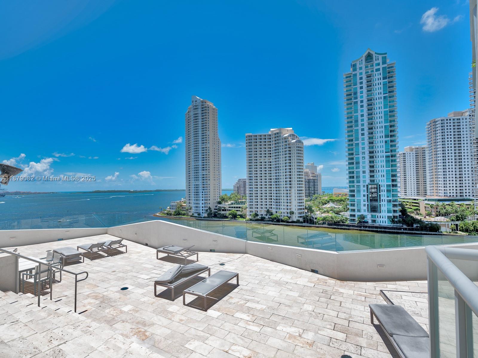 325 S Biscayne Blvd #2715, Miami FL 33131