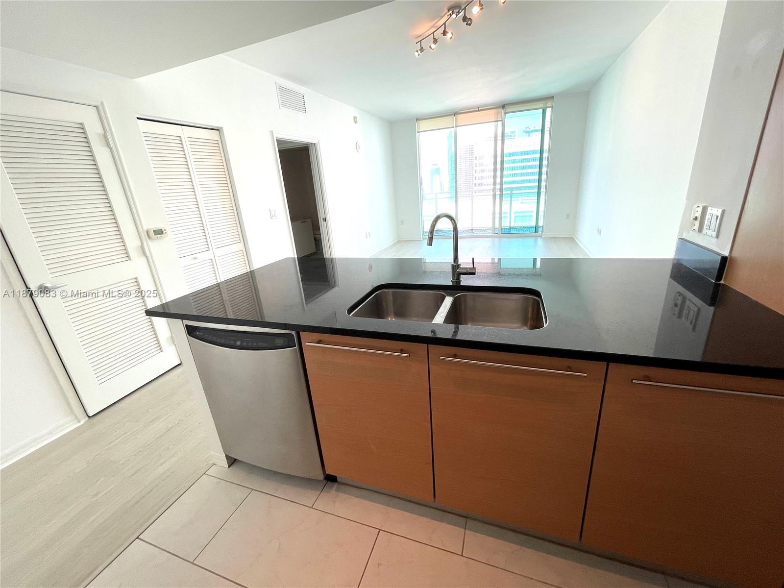 950 Brickell Bay Dr #3902, Miami FL 33131