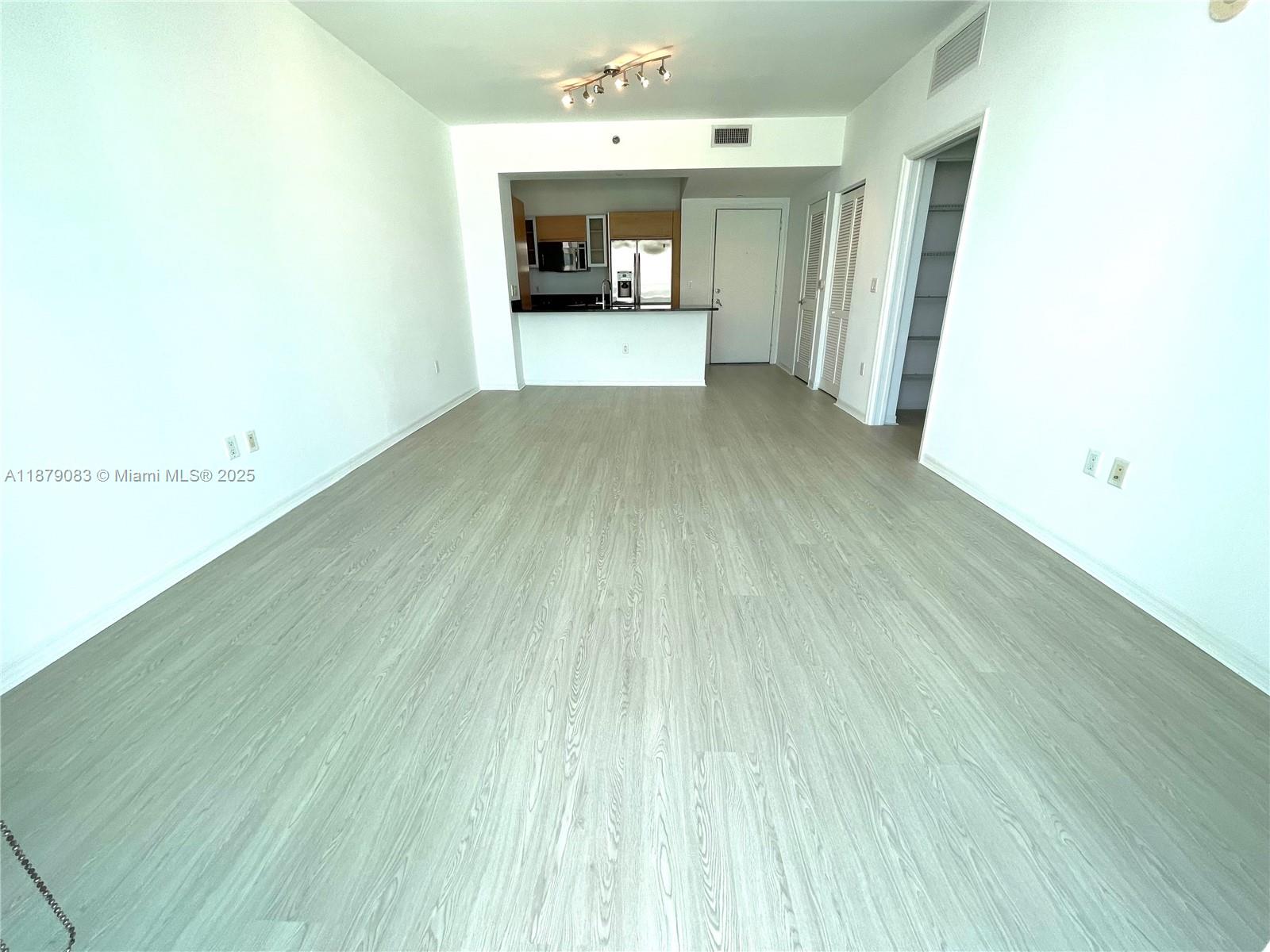 950 Brickell Bay Dr #3902, Miami FL 33131