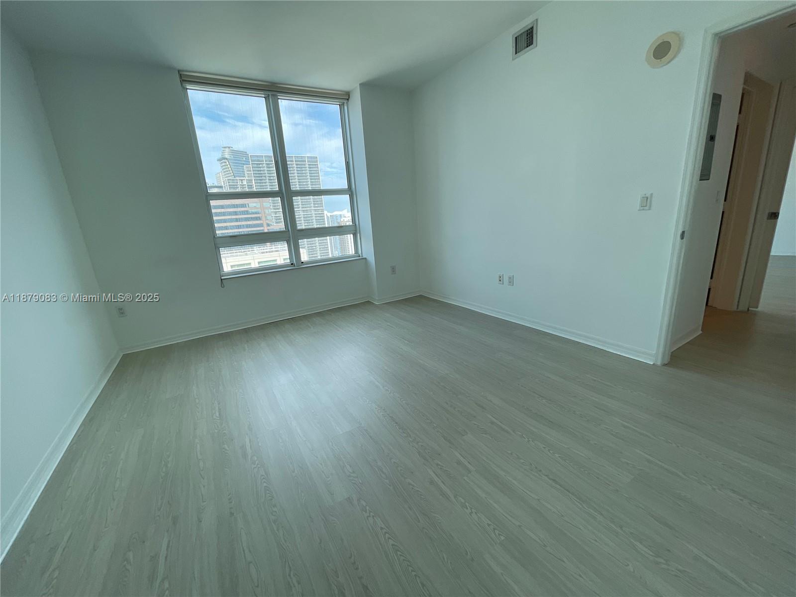 950 Brickell Bay Dr #3902, Miami FL 33131