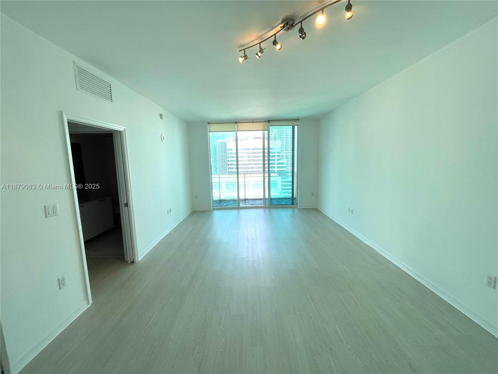 950 Brickell Bay Dr #3902, Miami FL 33131
