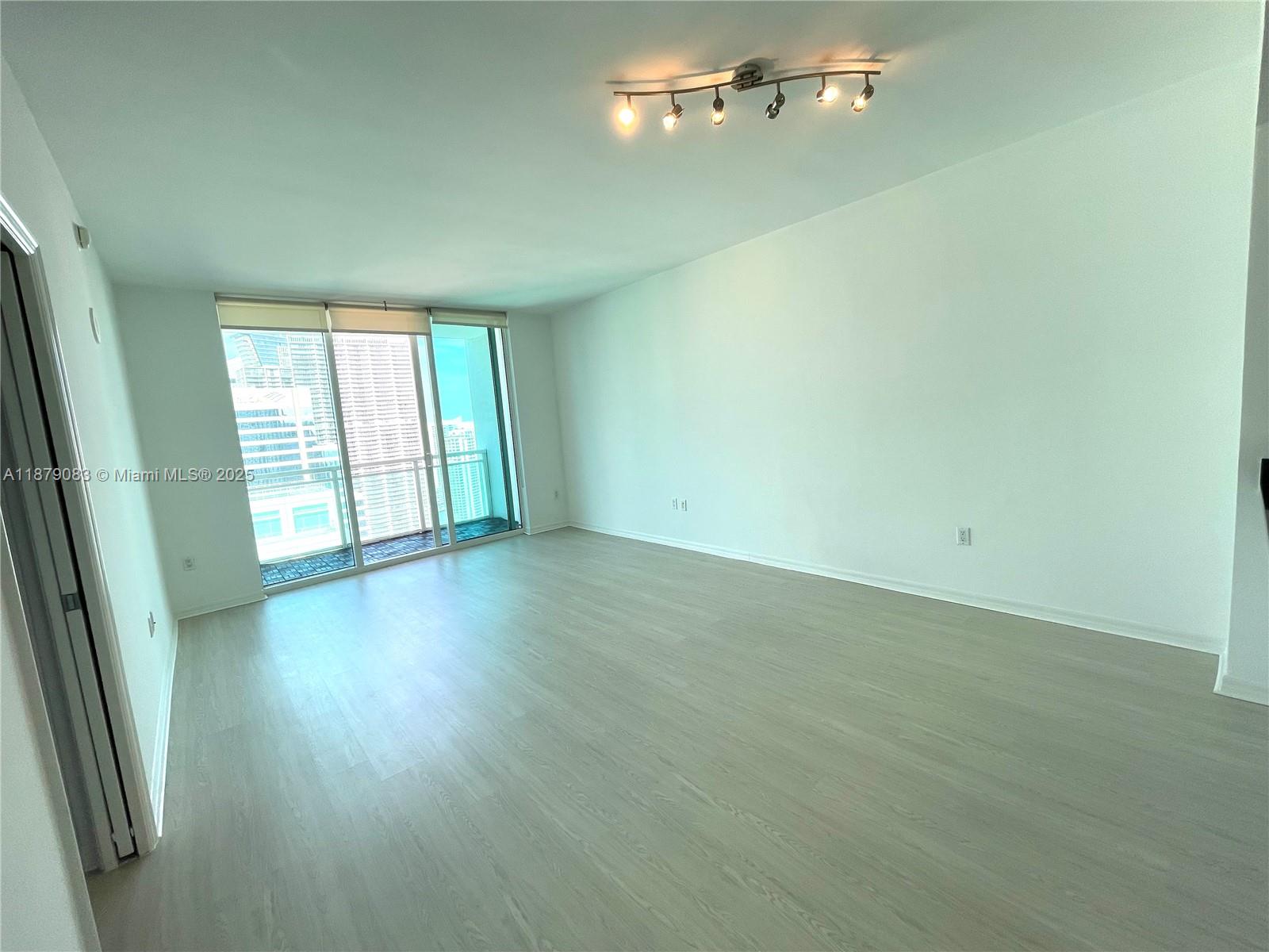 950 Brickell Bay Dr #3902, Miami FL 33131