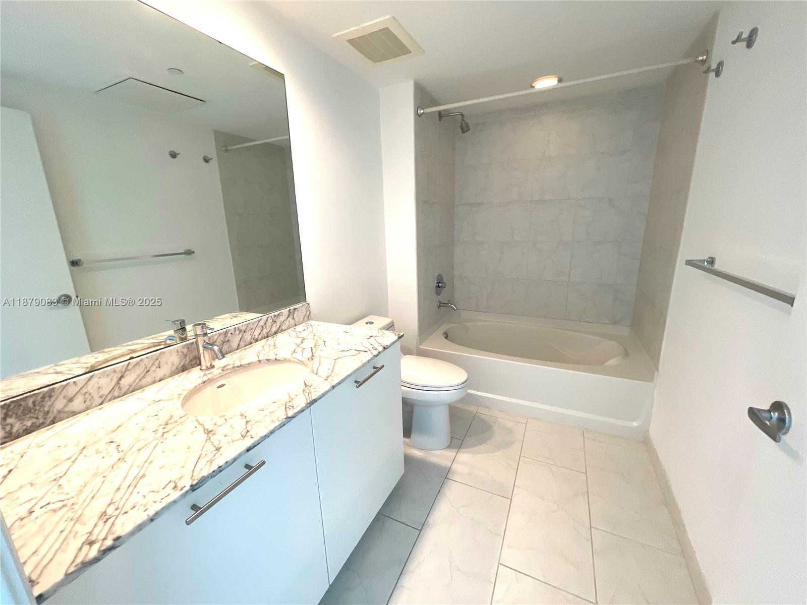 950 Brickell Bay Dr #3902, Miami FL 33131