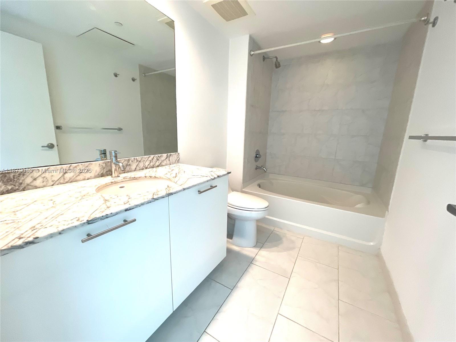 950 Brickell Bay Dr #3902, Miami FL 33131