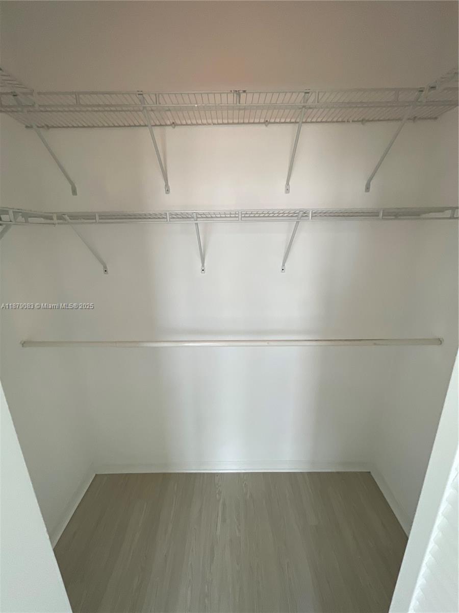 950 Brickell Bay Dr #3902, Miami FL 33131