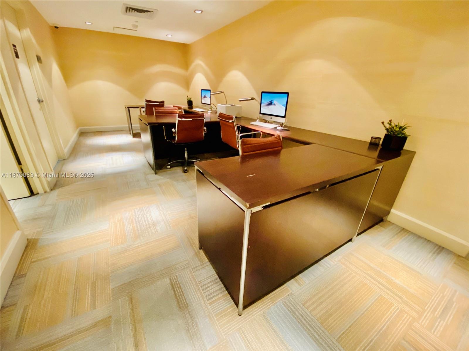 950 Brickell Bay Dr #3902, Miami FL 33131