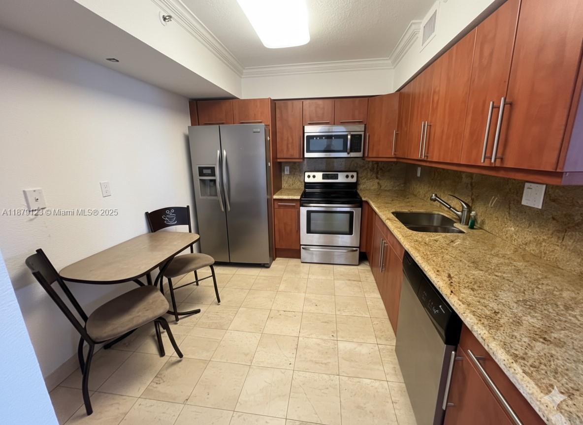 3600 Mystic Pointe Dr #604, Aventura FL 33180
