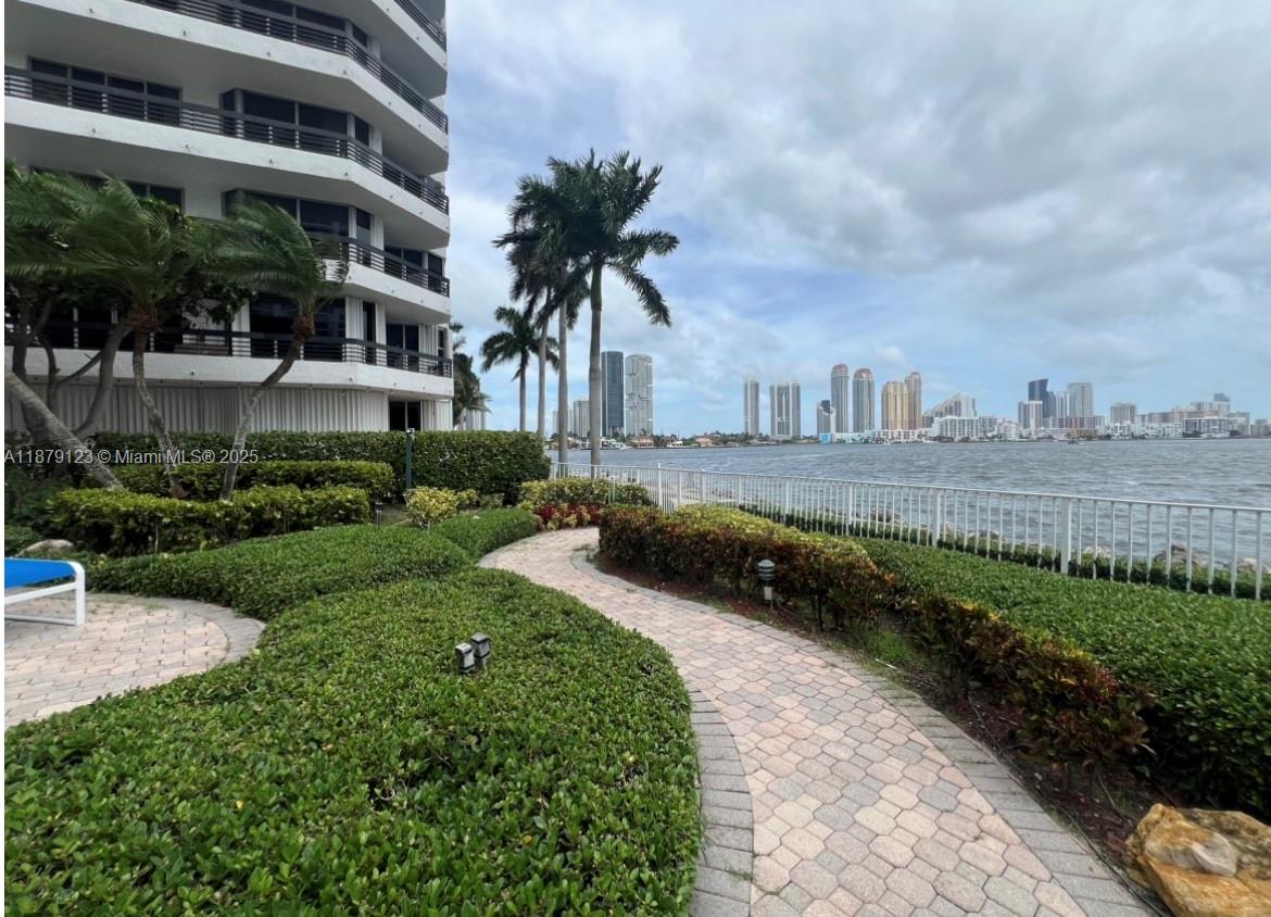 3600 Mystic Pointe Dr #604, Aventura FL 33180