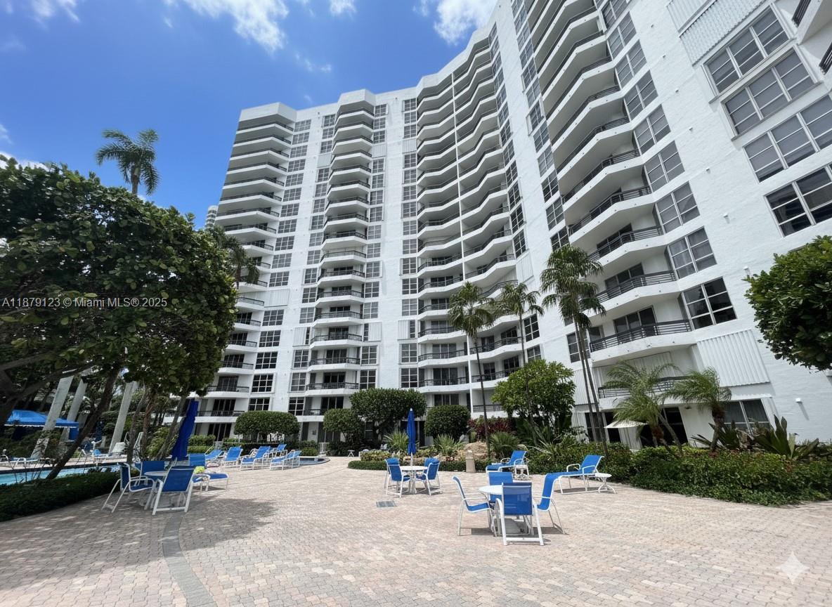 3600 Mystic Pointe Dr #604, Aventura FL 33180