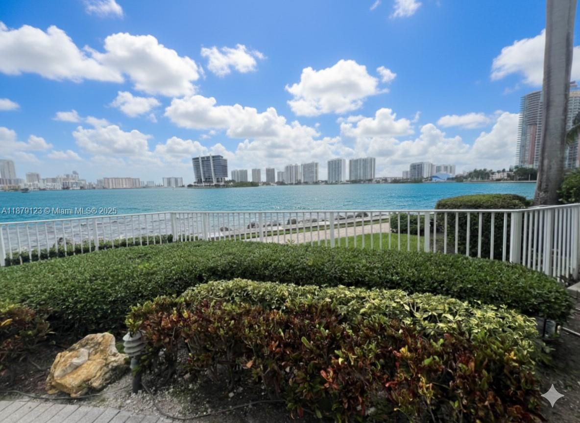3600 Mystic Pointe Dr #604, Aventura FL 33180