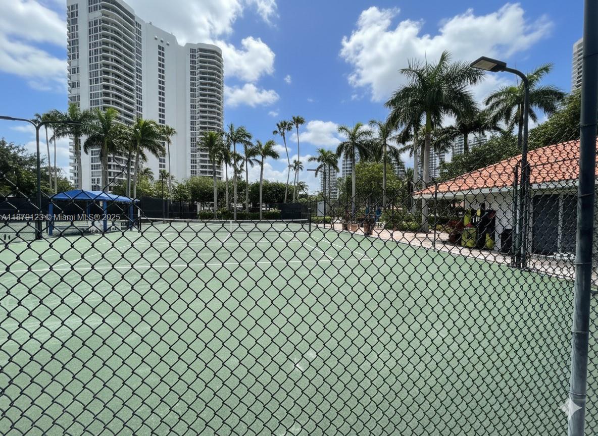 3600 Mystic Pointe Dr #604, Aventura FL 33180