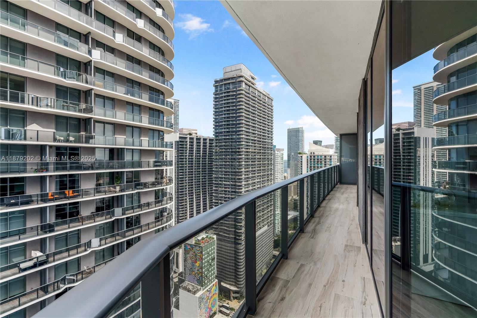 55 SW 9th St #4001, Miami FL 33130