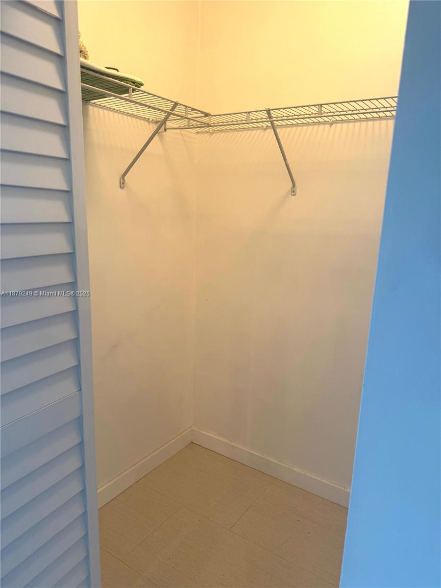 335 S Biscayne Blvd #3306, Miami FL 33131