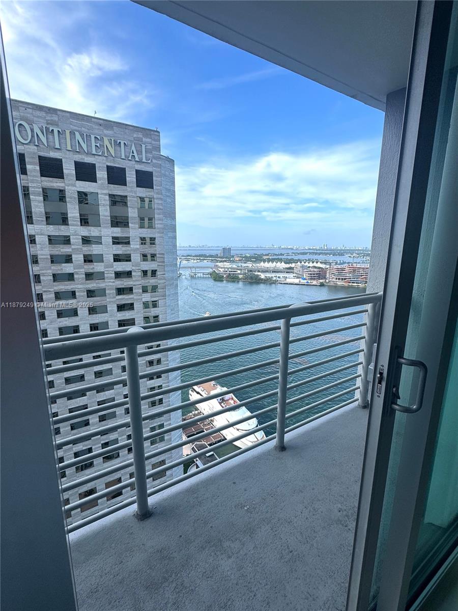 335 S Biscayne Blvd #3306, Miami FL 33131