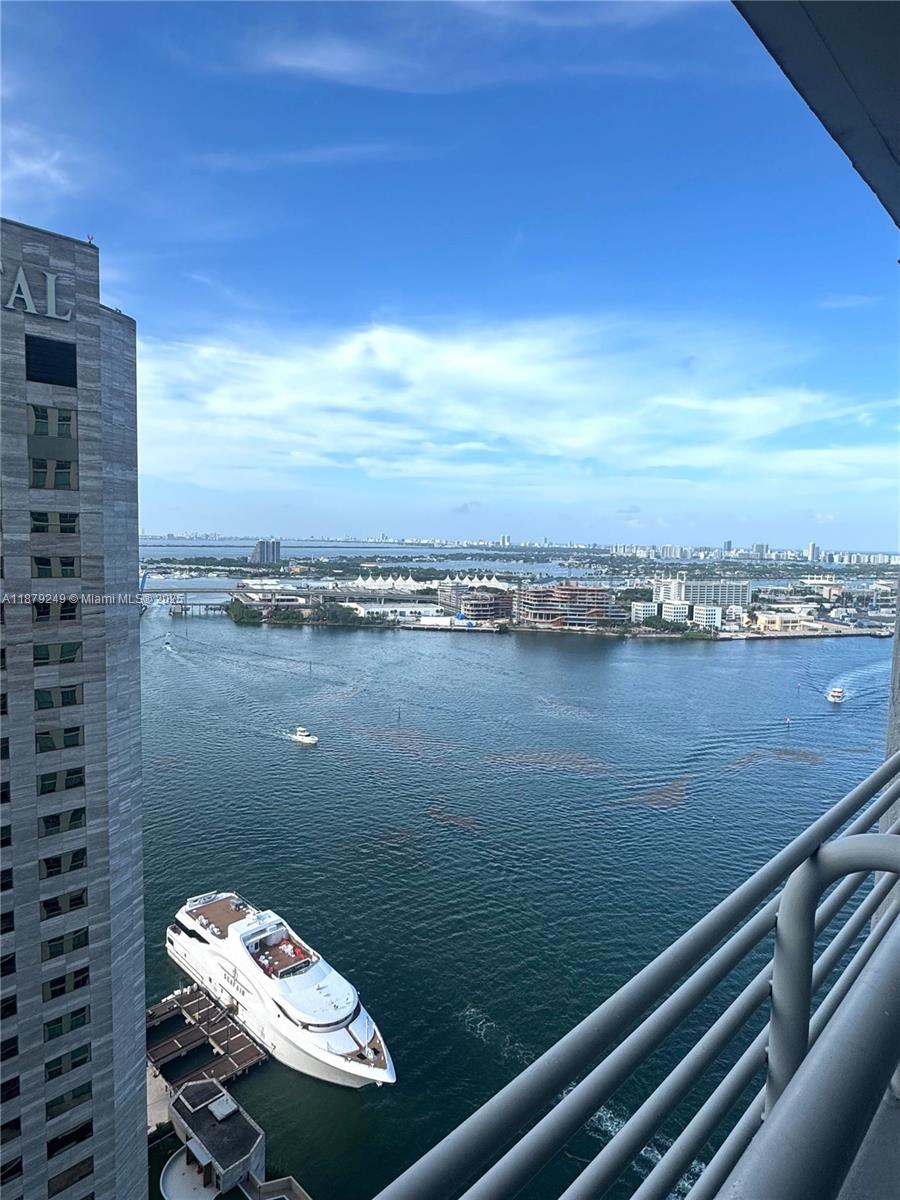 335 S Biscayne Blvd #3306, Miami FL 33131