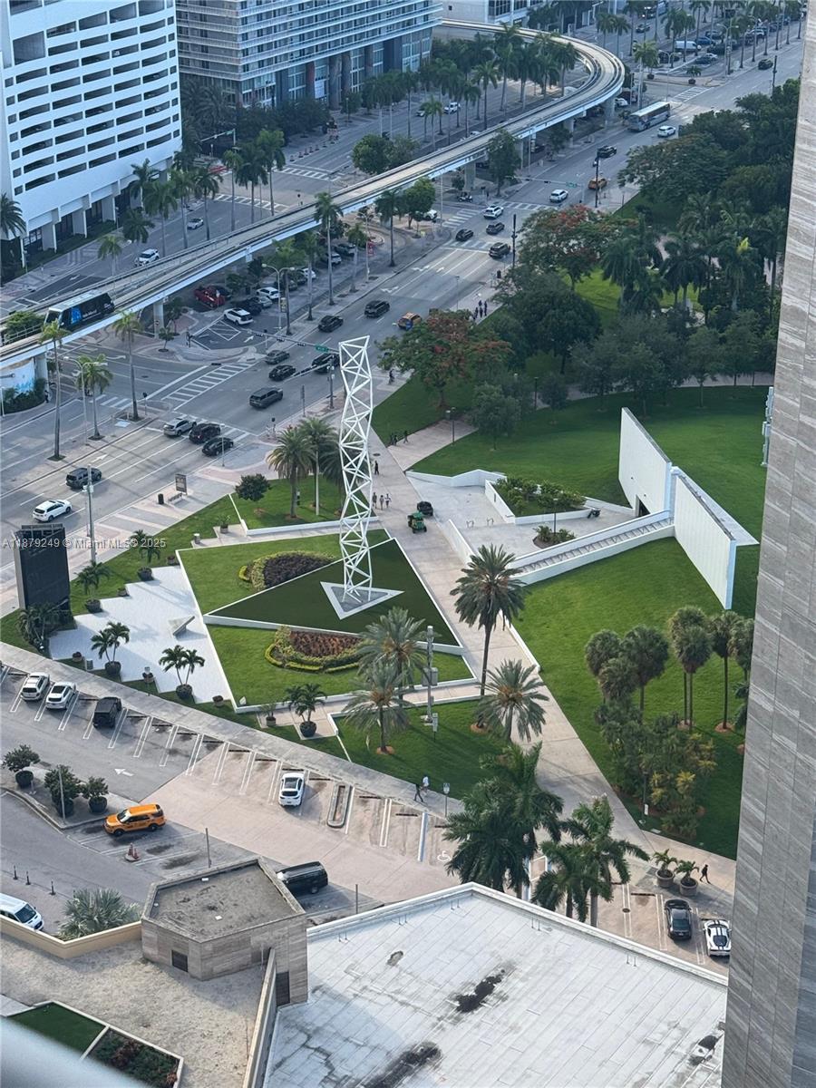 335 S Biscayne Blvd #3306, Miami FL 33131