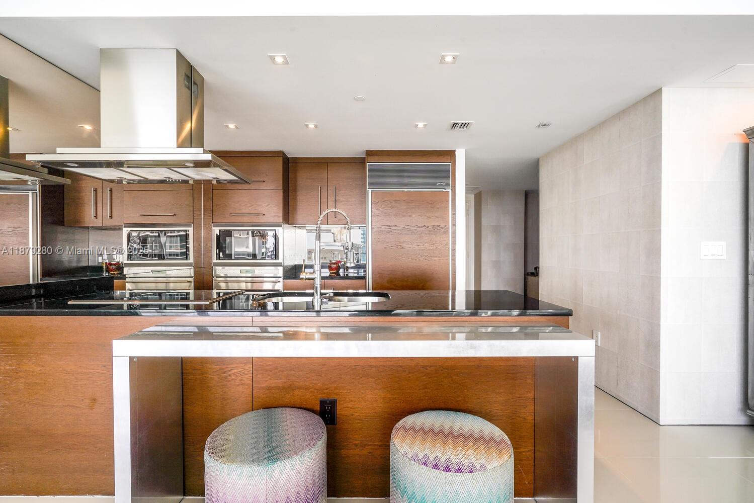 495 Brickell Ave #4204, Miami FL 33131