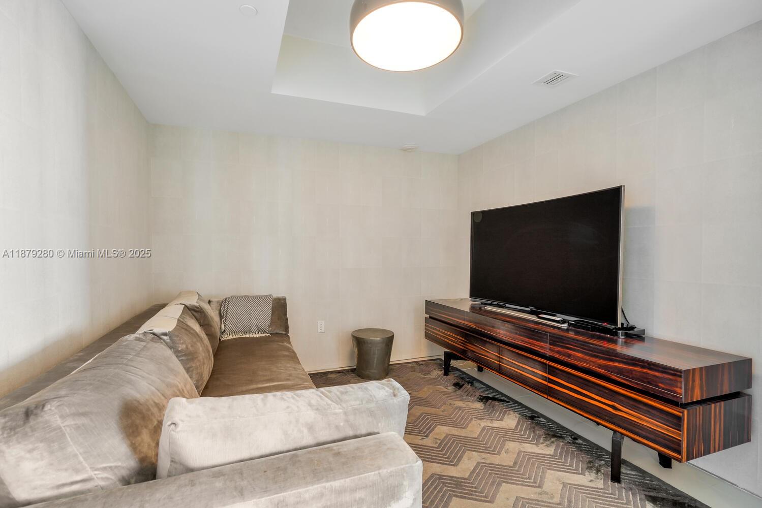495 Brickell Ave #4204, Miami FL 33131