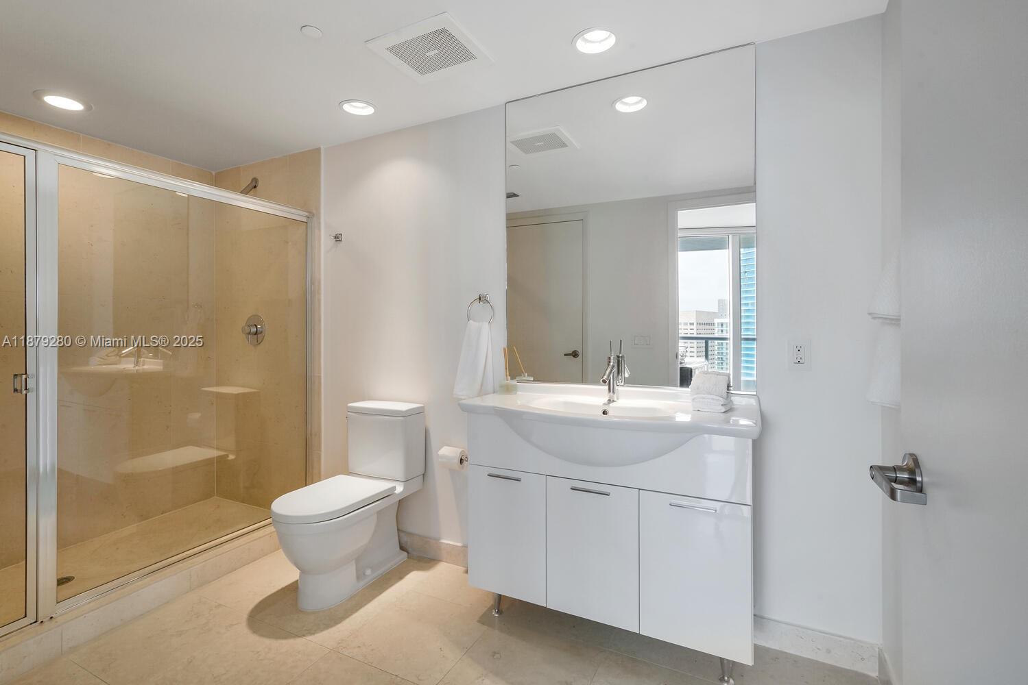 495 Brickell Ave #4204, Miami FL 33131