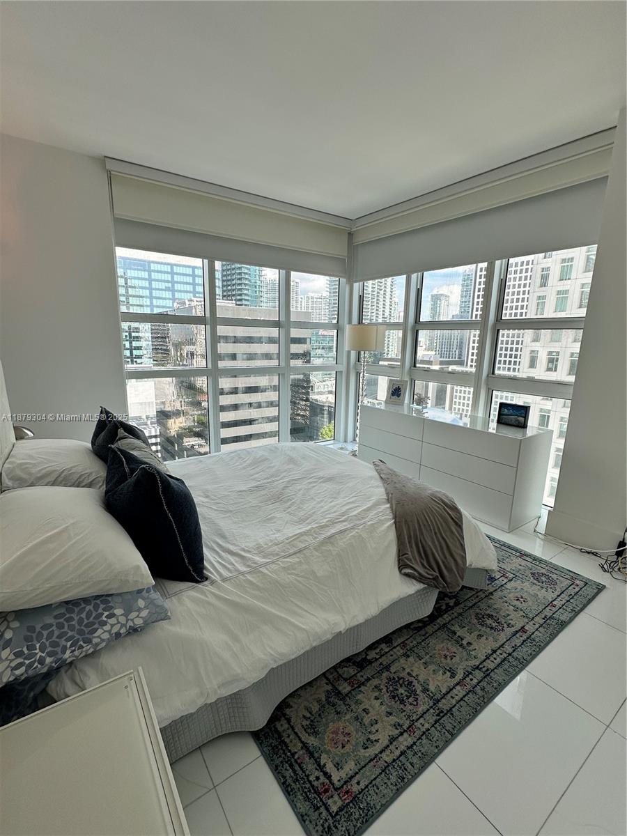 950 BRICKELL BAY DRIVE #1900, Miami FL 33131