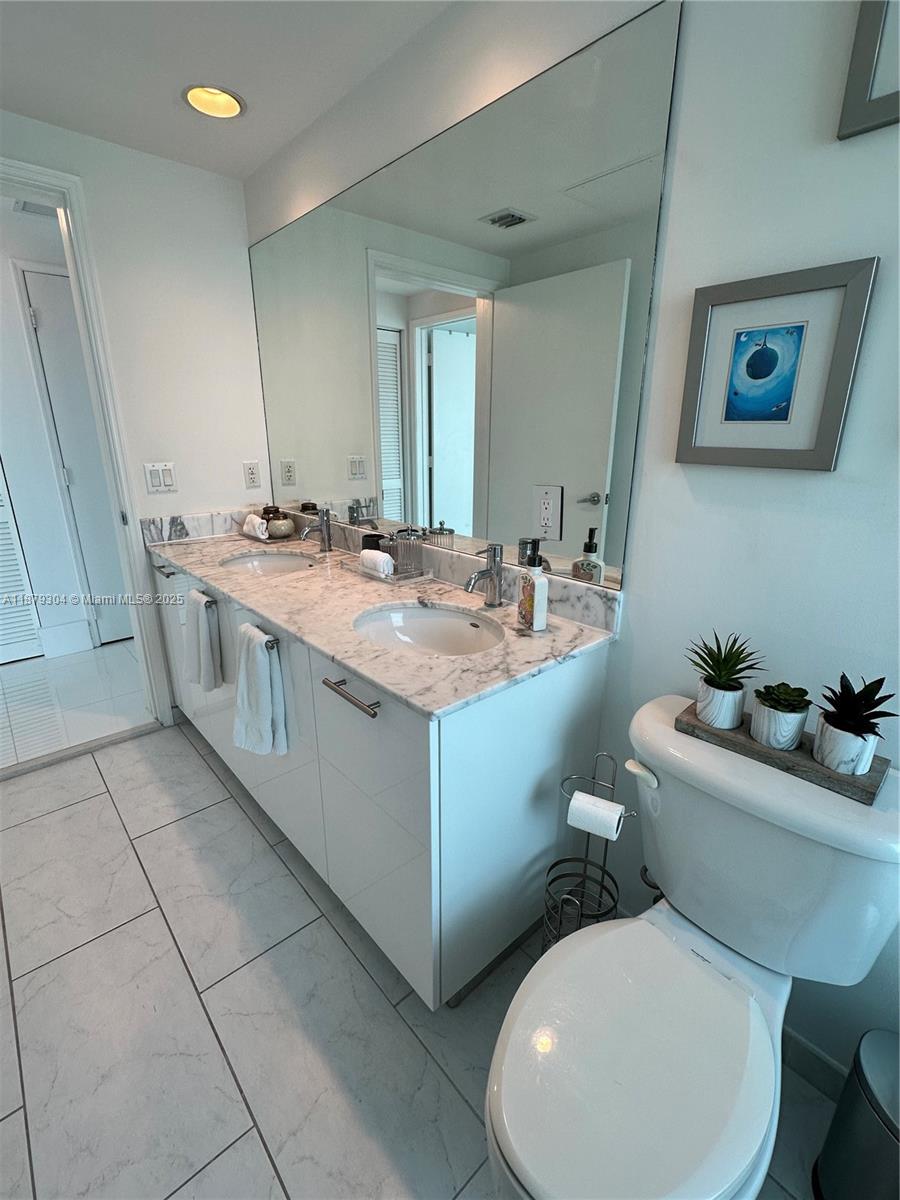 950 BRICKELL BAY DRIVE #1900, Miami FL 33131