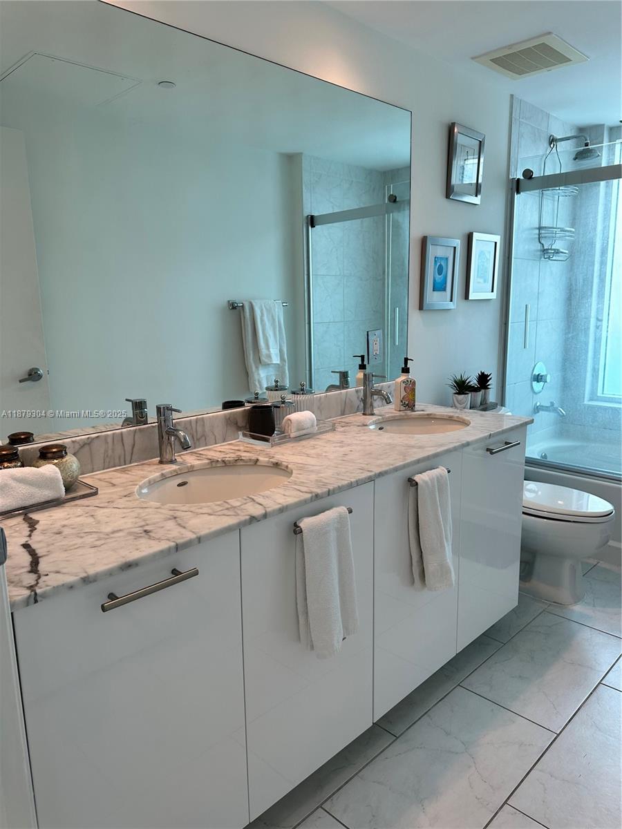 950 BRICKELL BAY DRIVE #1900, Miami FL 33131