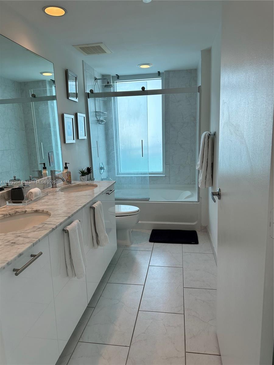 950 BRICKELL BAY DRIVE #1900, Miami FL 33131