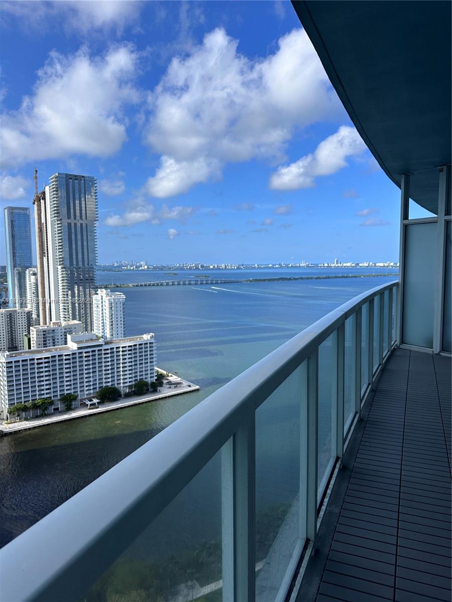 Miami FL 33132 - A11879320