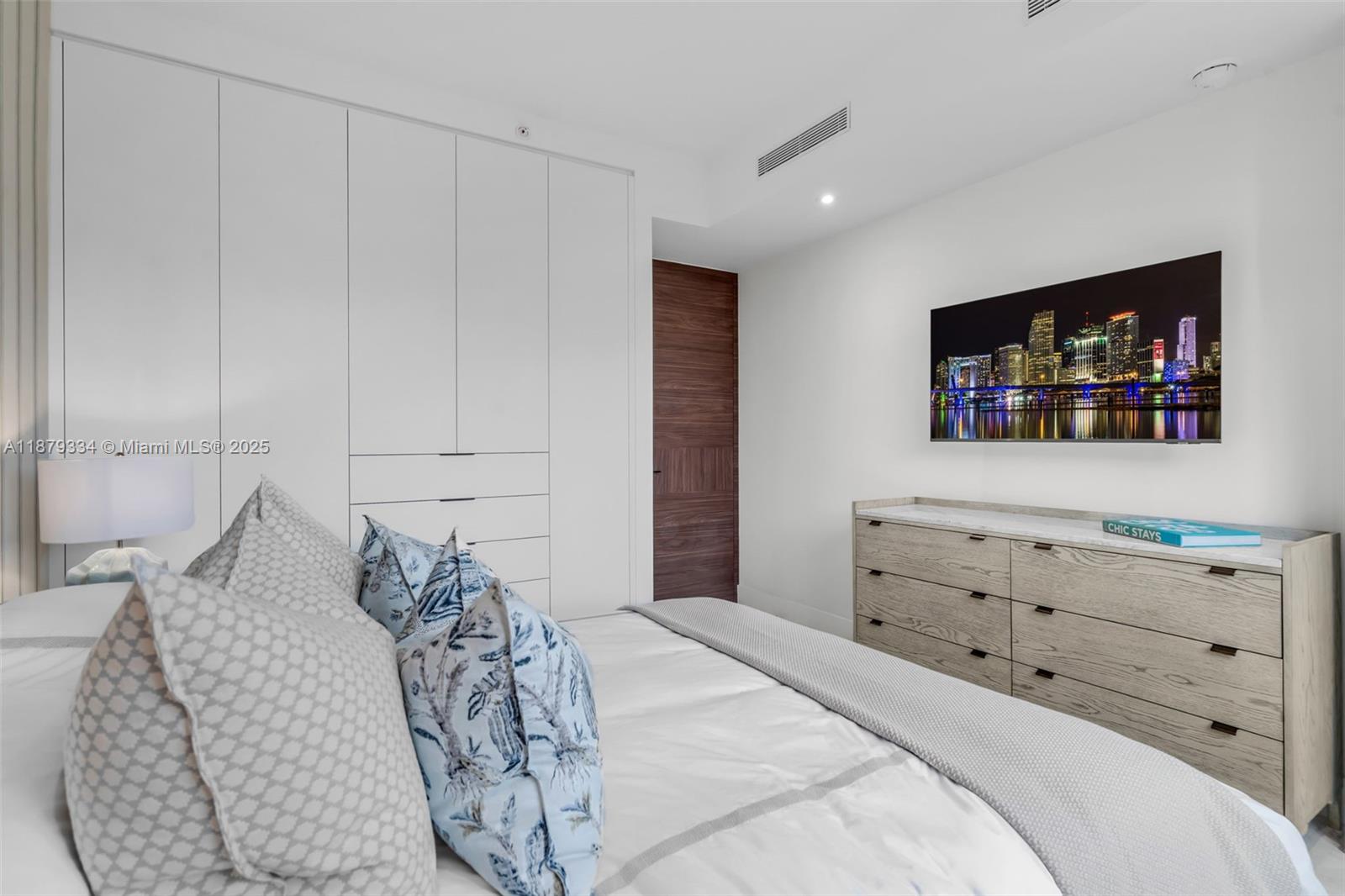 251 Crandon Blvd #327, Key Biscayne FL 33149
