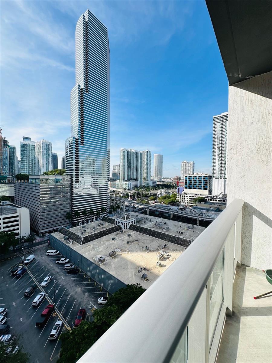 151 SE 1st St #1209, Miami FL 33131