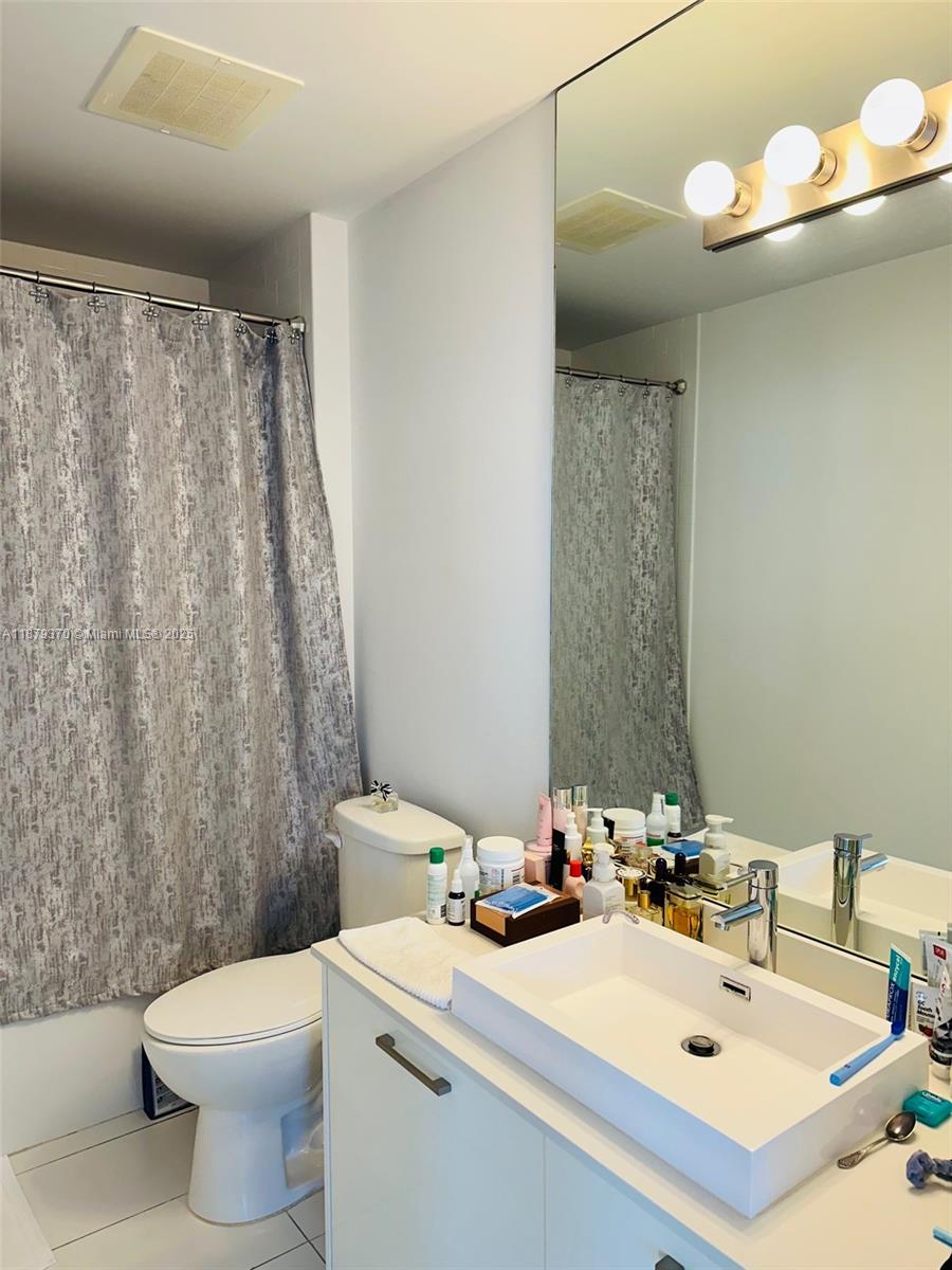 151 SE 1st St #1209, Miami FL 33131