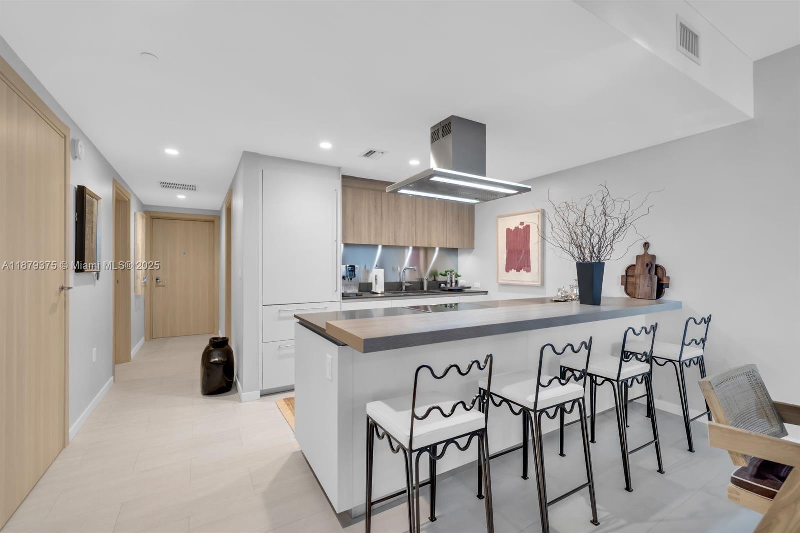 1000 Brickell Plz #4307, Miami FL 33131