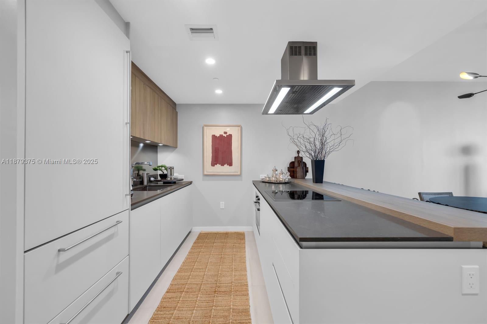 1000 Brickell Plz #4307, Miami FL 33131