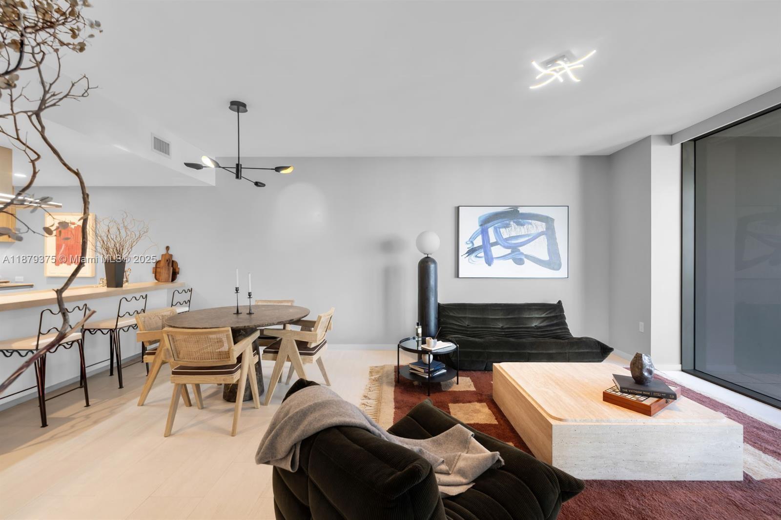 1000 Brickell Plz #4307, Miami FL 33131