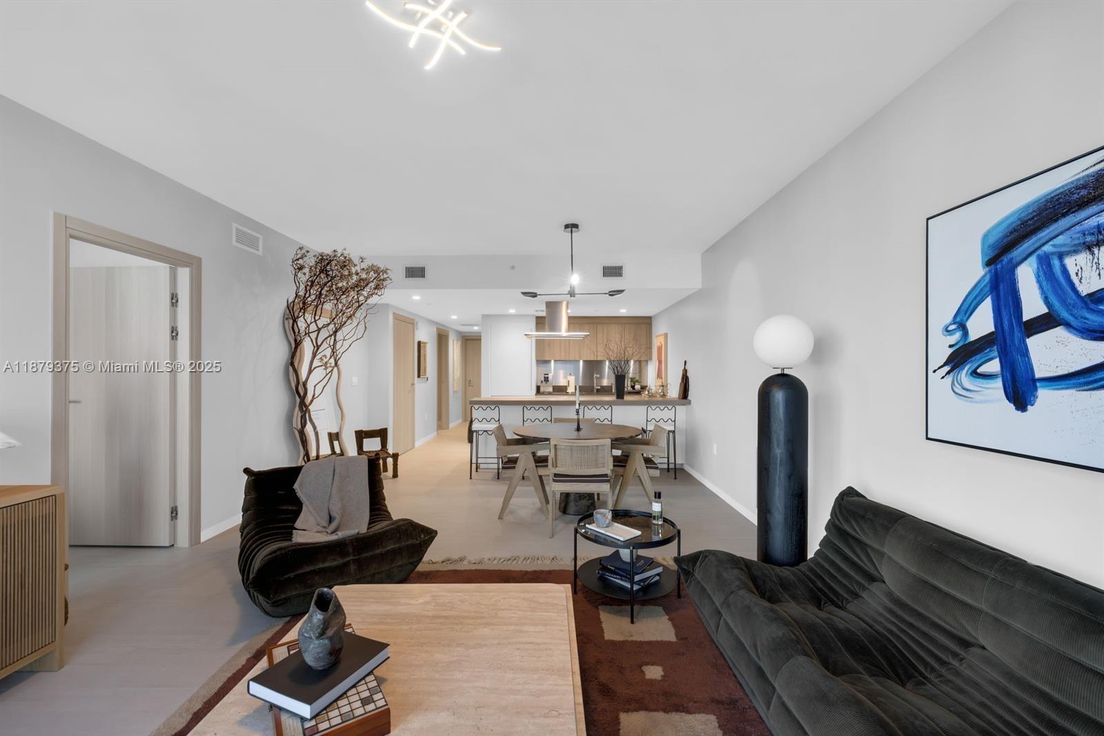 1000 Brickell Plz #4307, Miami FL 33131