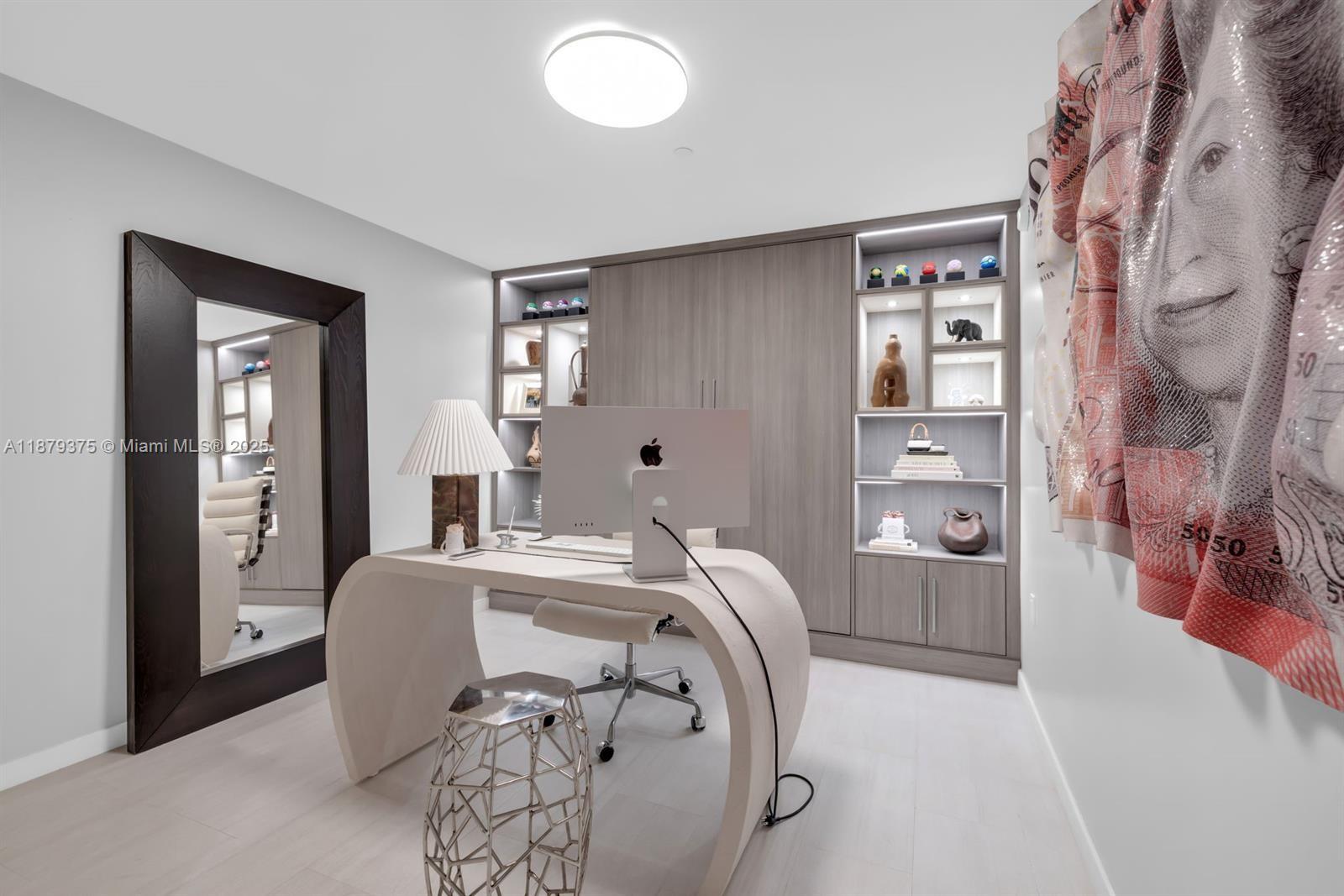 1000 Brickell Plz #4307, Miami FL 33131