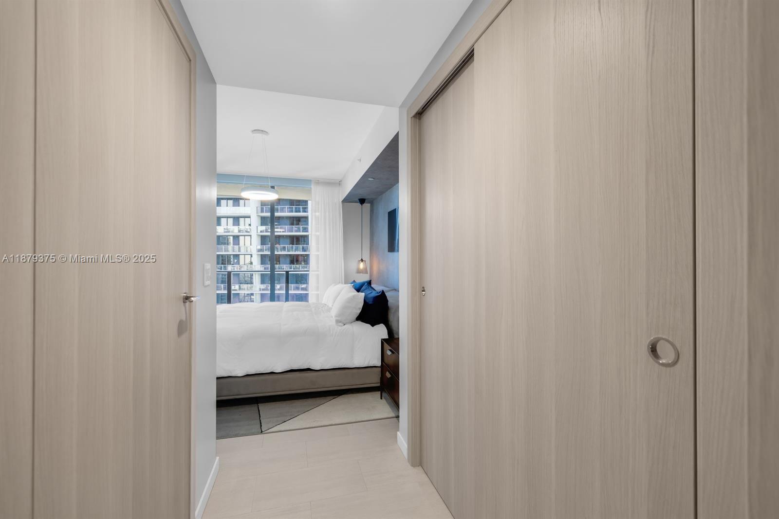 1000 Brickell Plz #4307, Miami FL 33131