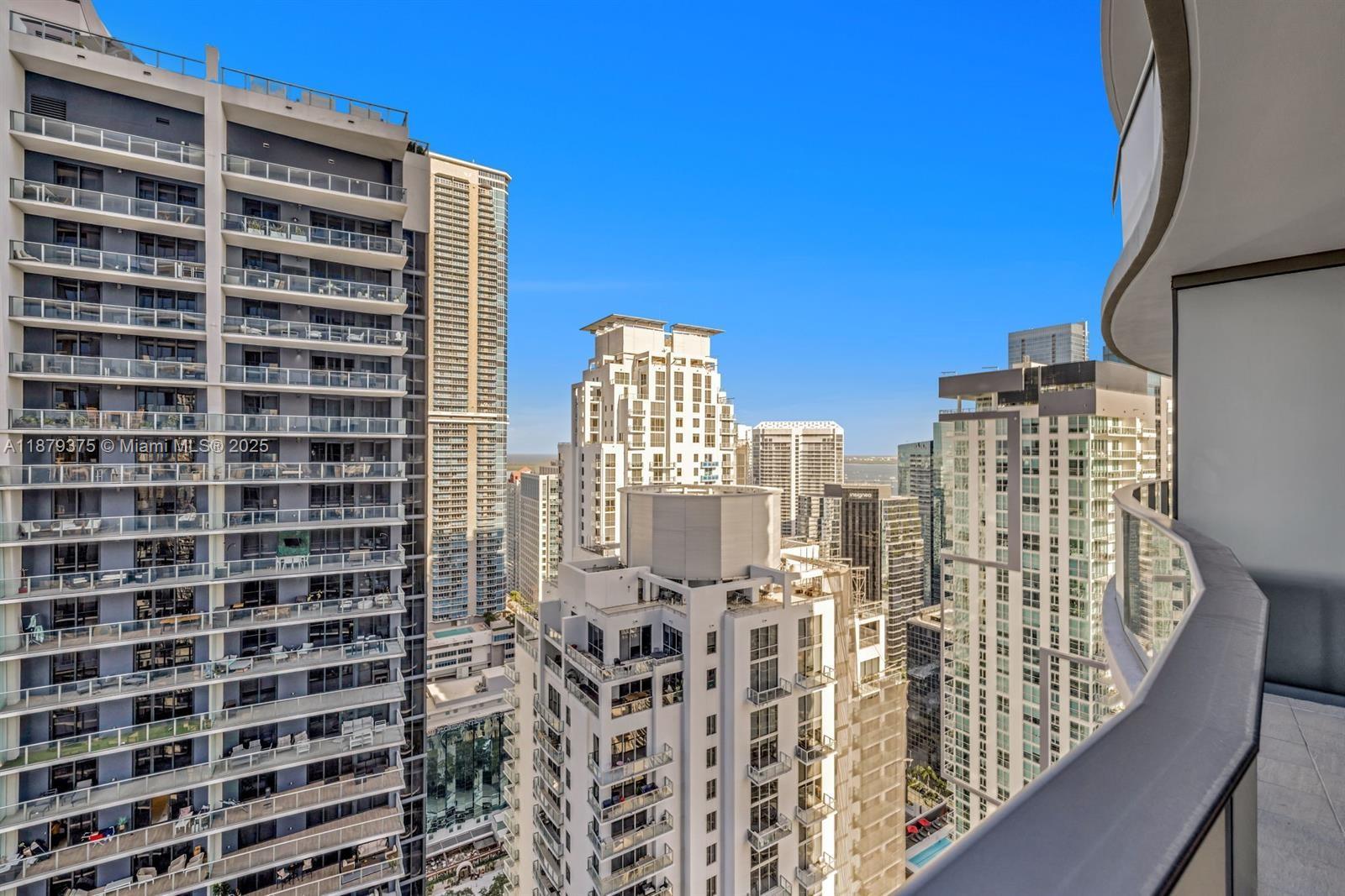 1000 Brickell Plz #4307, Miami FL 33131