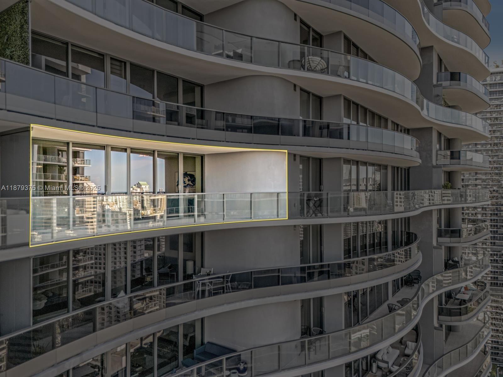 1000 Brickell Plz #4307, Miami FL 33131