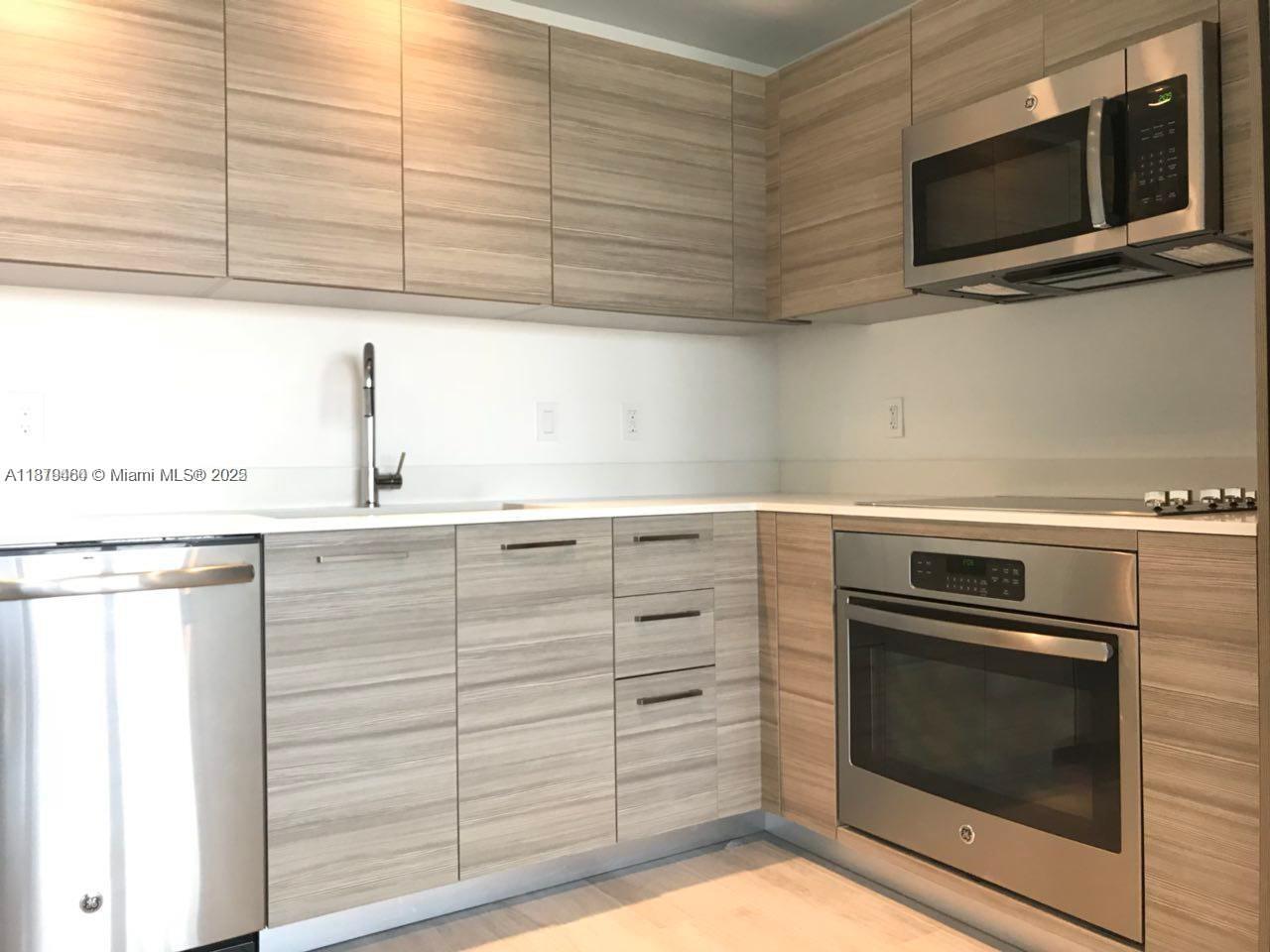 121 NE 34th St #2211, Miami FL 33137