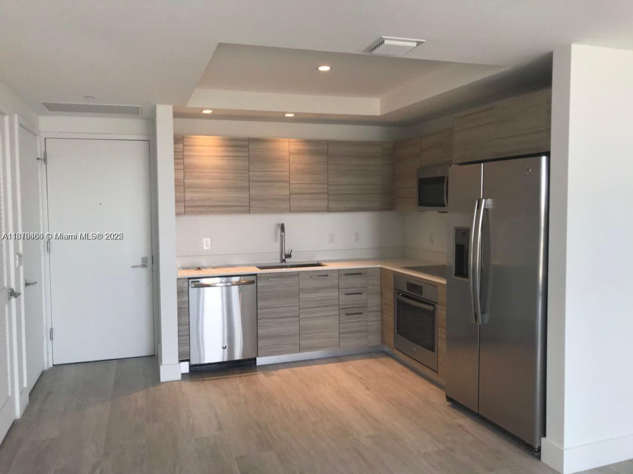121 NE 34th St #2211, Miami FL 33137